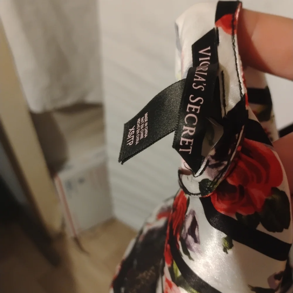 Victoria's Secret Red Floral Chemise with Black Lace - Picture 3 of 3